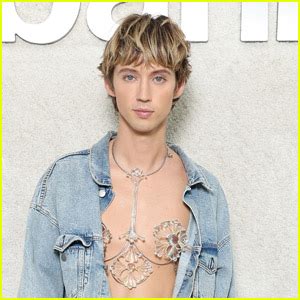 troye sivan naked|Troye Sivan bares all in X